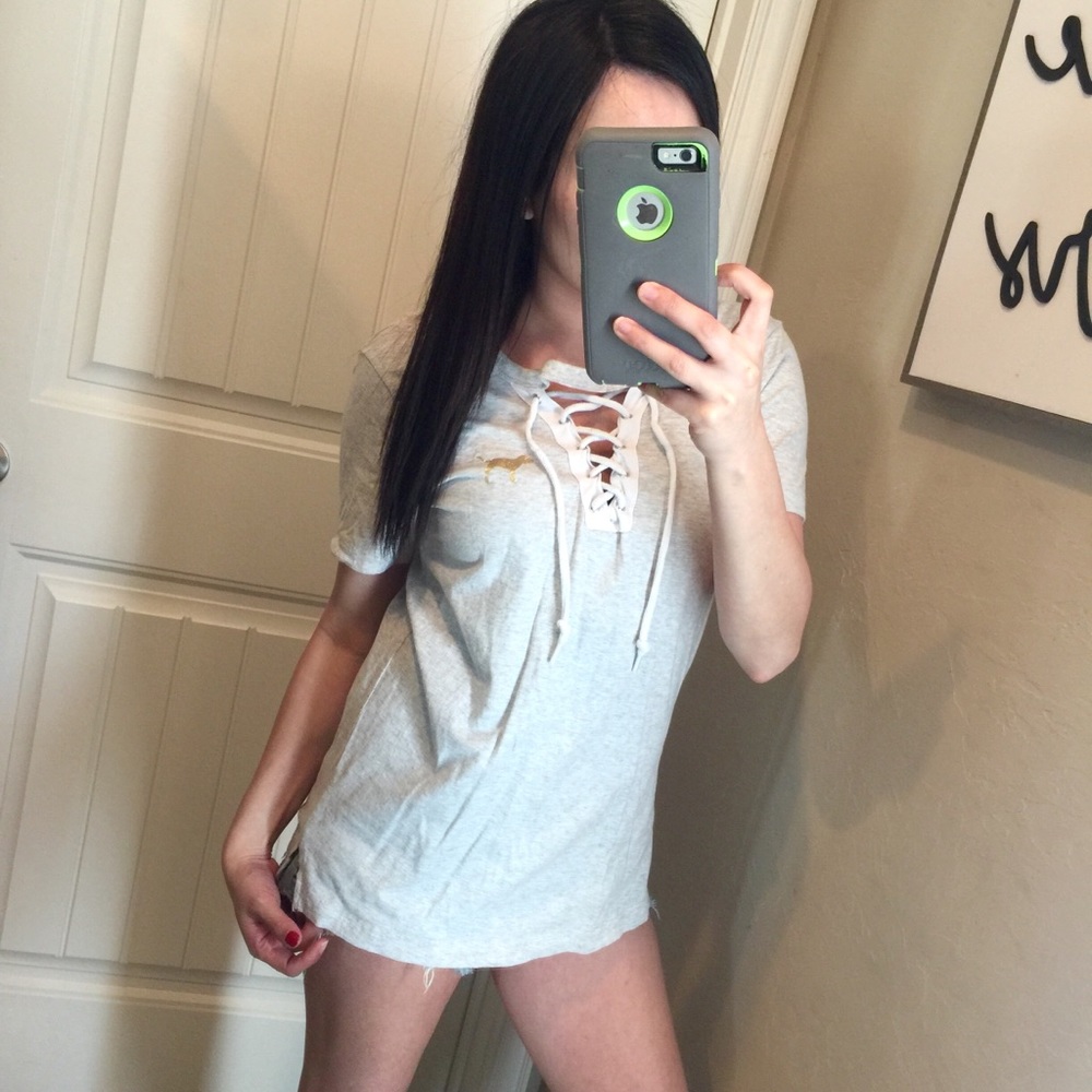 Victoria’s Secret PINK gray tie choker tee XS